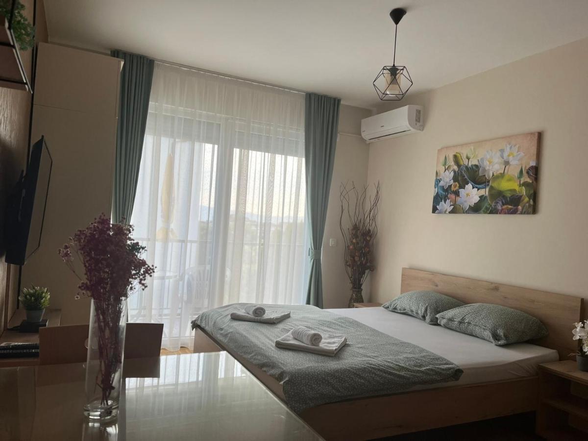 Jana Apartment Ohrid Bagian luar foto